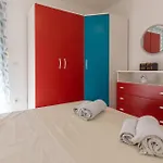 Daire Amazing Apartment In Stasevica With Wifi *