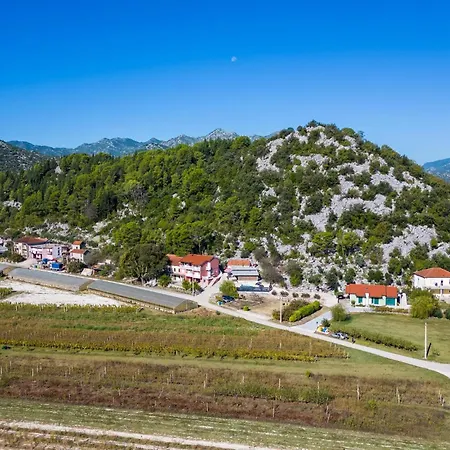 Apartment In With Wifi